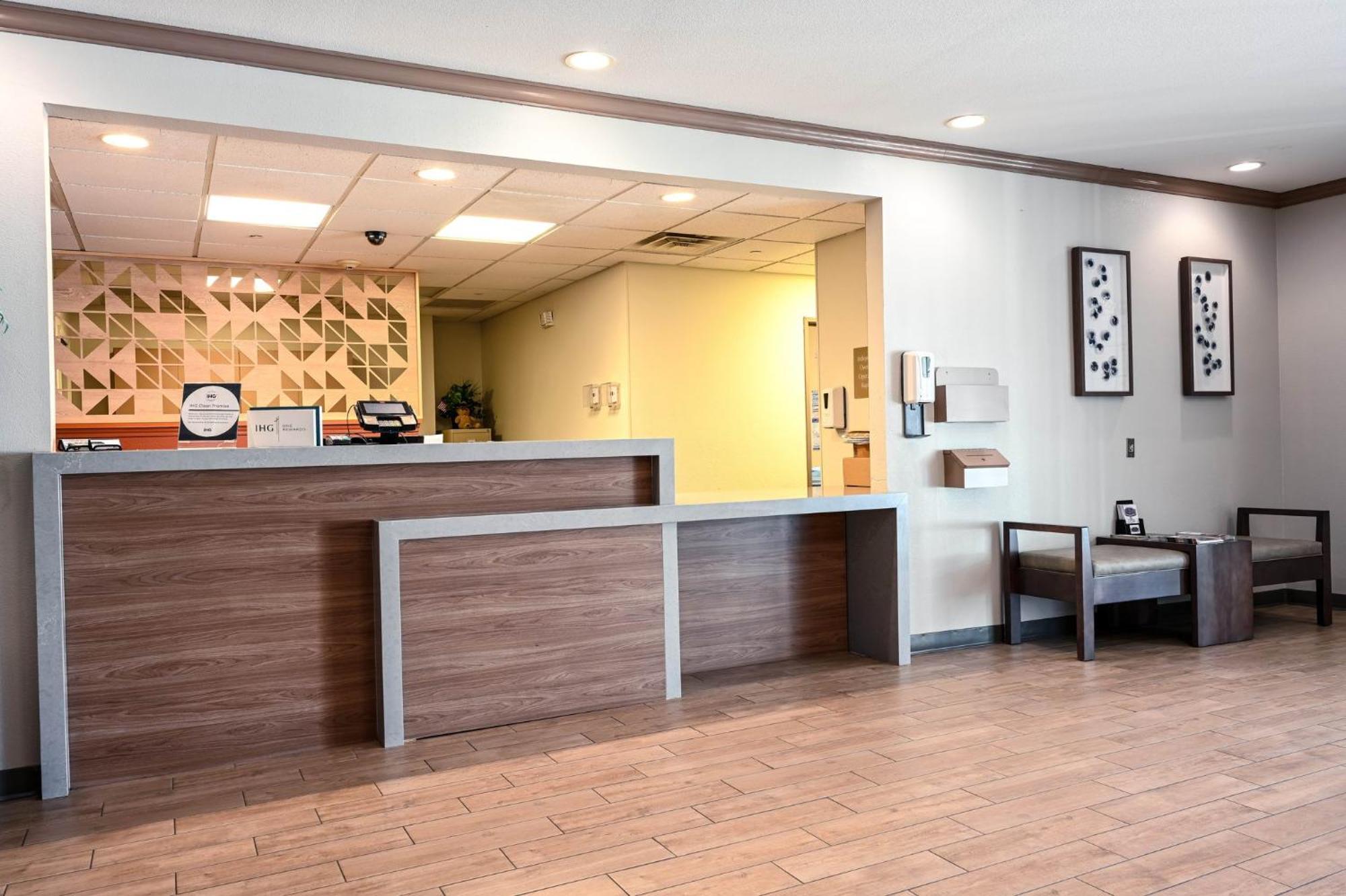 Candlewood Suites Champaign-Urbana University Area By Ihg Exterior photo